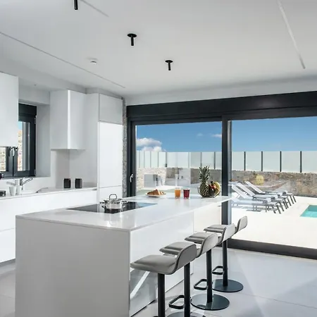 Luxury Alexia וילה הרסוניסוס